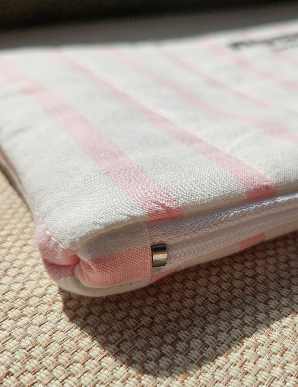 Pochette rayures roses